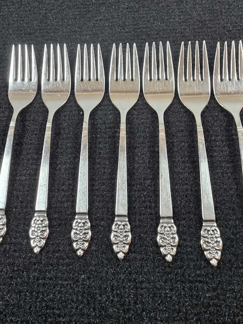 ONEIDACRAFT DELUXE STAINLESS FLATWARE SET SERVING SPOONS NORDIC CROWN 41 PCS